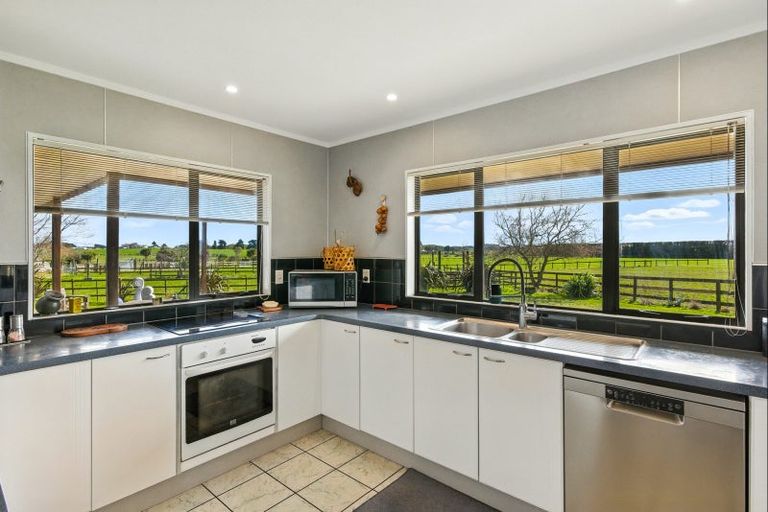 Photo of property in 70 Joblins Road, Levin, 5571