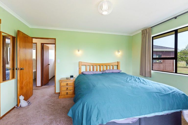 Photo of property in 185 Waitohu Valley Road, Otaki, 5583