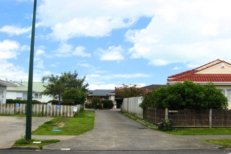 Photo of property in 22 Robert Skelton Place, Clendon Park, Auckland, 2103