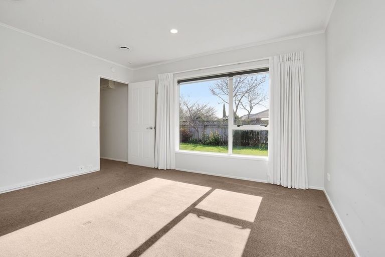 Photo of property in 10 Admiral Crescent, Flagstaff, Hamilton, 3210