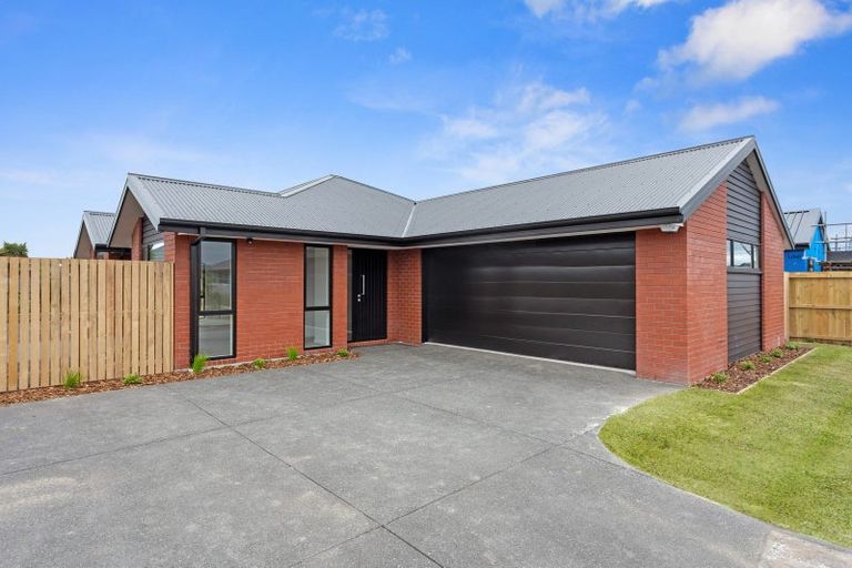 Photo of property in 33 Selfe Crescent, Burwood, Christchurch, 8083
