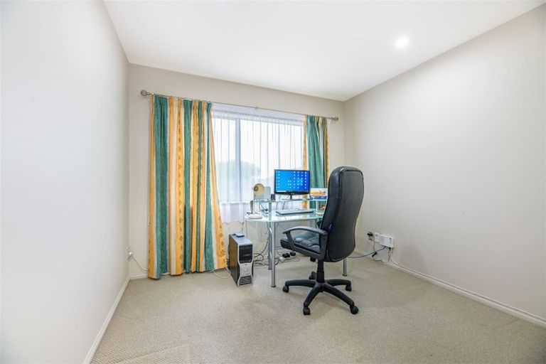 Photo of property in 39 Sapperton Drive, Henderson, Auckland, 0612