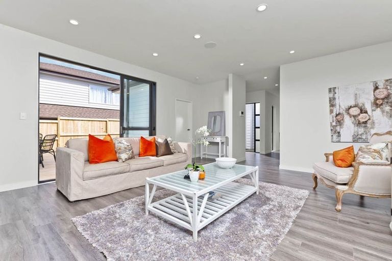 Photo of property in 3 Crompton Place, Orewa, 0931