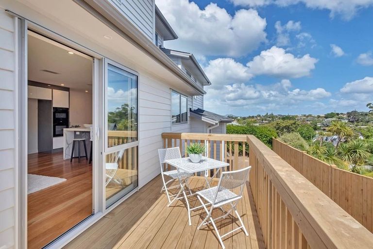 Photo of property in 64 Channel View Road, Campbells Bay, Auckland, 0630