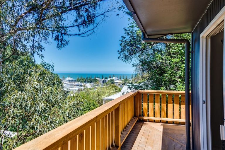 Photo of property in 15a Colenso Avenue, Hospital Hill, Napier, 4110