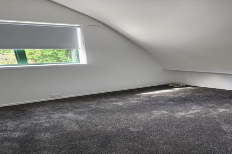 Photo of property in 68 Boord Crescent, Kumeu, 0891