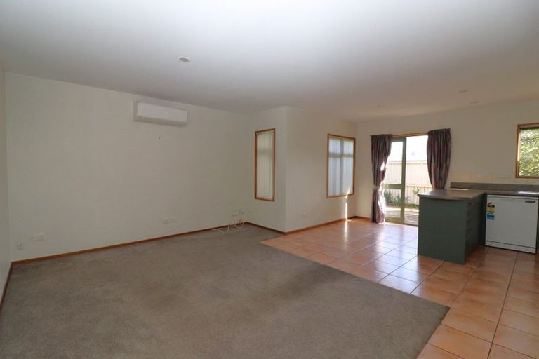 Photo of property in 15 Brockworth Place, Riccarton, Christchurch, 8011