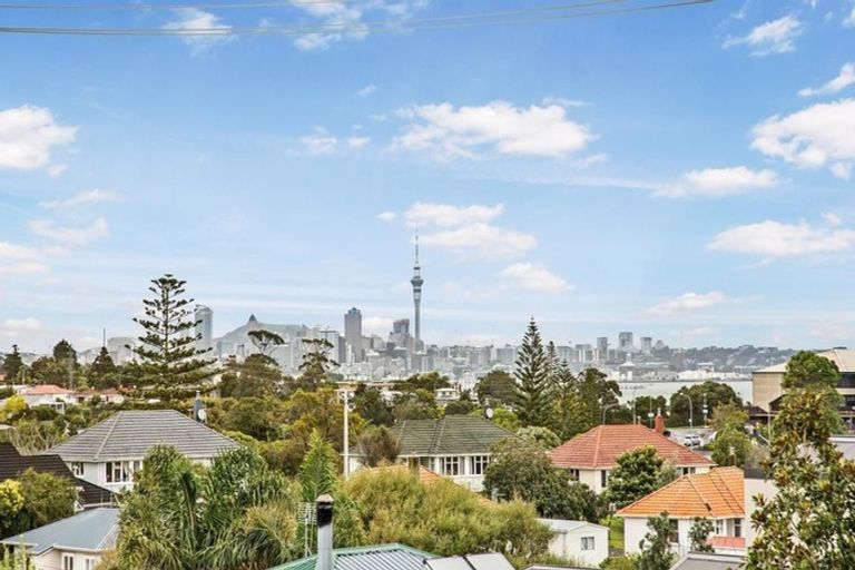 Photo of property in 1/31 Bracken Avenue, Takapuna, Auckland, 0622