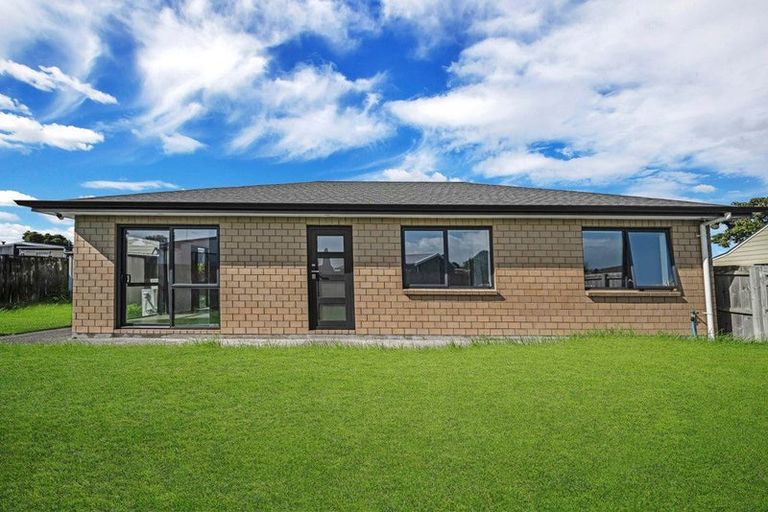 Photo of property in 1/25 Kennington Drive, Clendon Park, Auckland, 2103