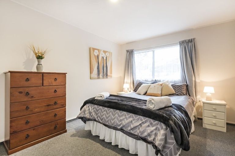 Photo of property in 54a Lincoln Avenue, Tawa, Wellington, 5028