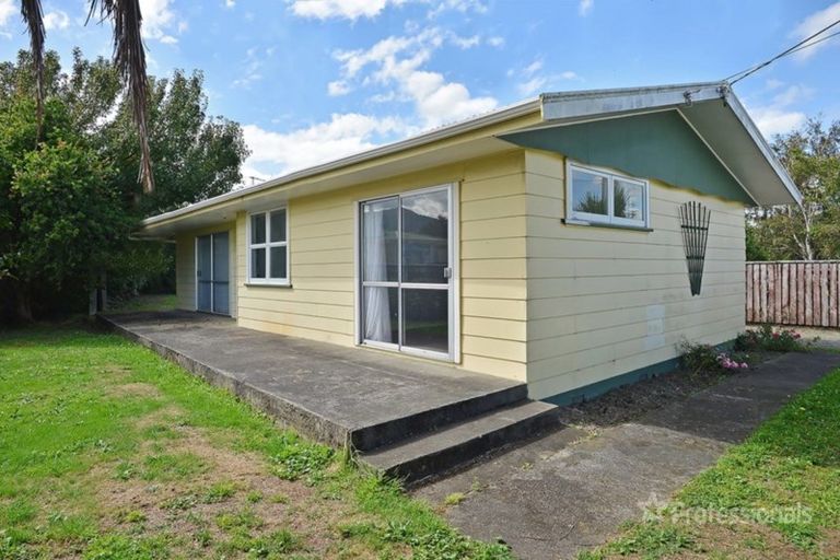 Photo of property in 9 Hardie Grove, Featherston, 5710