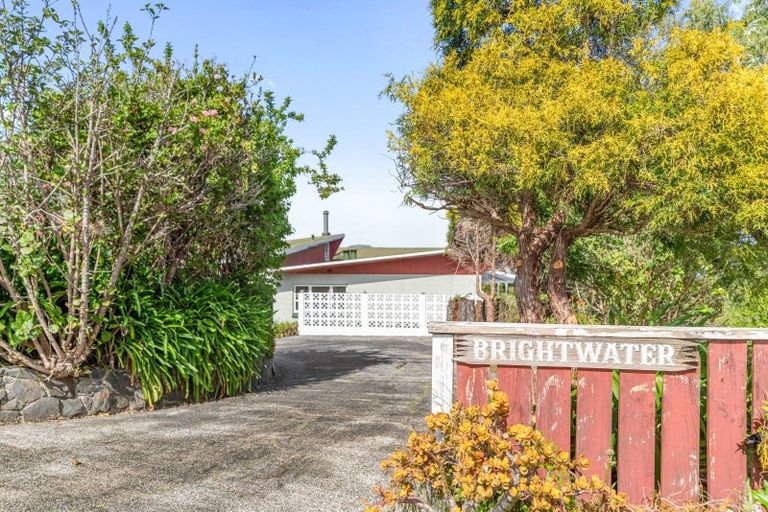 Photo of property in 30 Manganese Point Road, Tamaterau, Whangarei, 0174