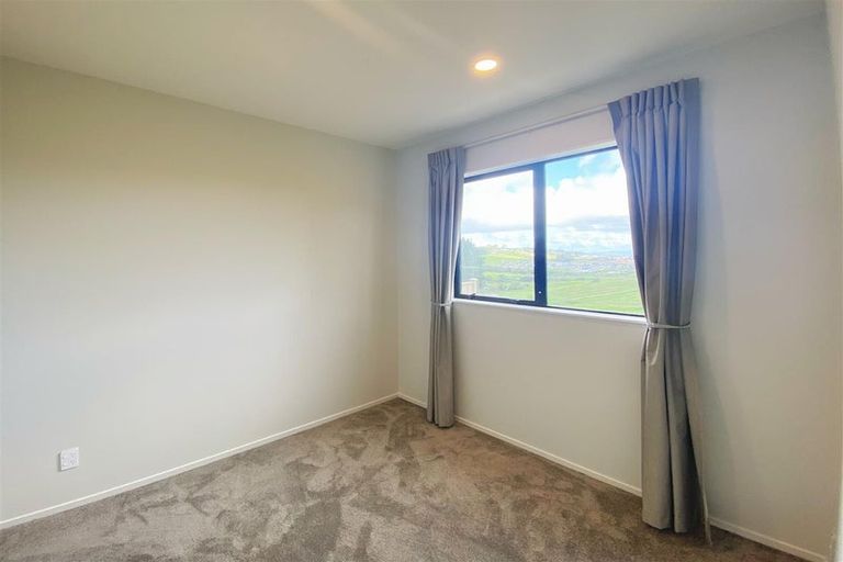 Photo of property in 1 Bendridge Street, Flat Bush, Auckland, 2019