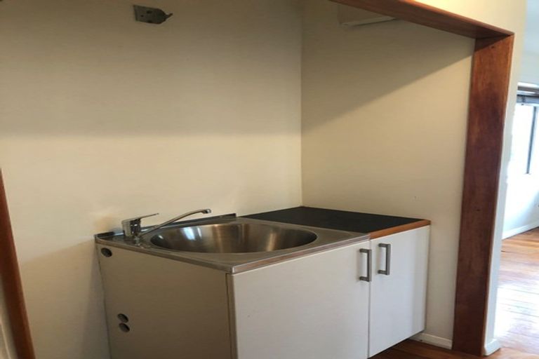 Photo of property in 11 Christian Street, Bryndwr, Christchurch, 8053