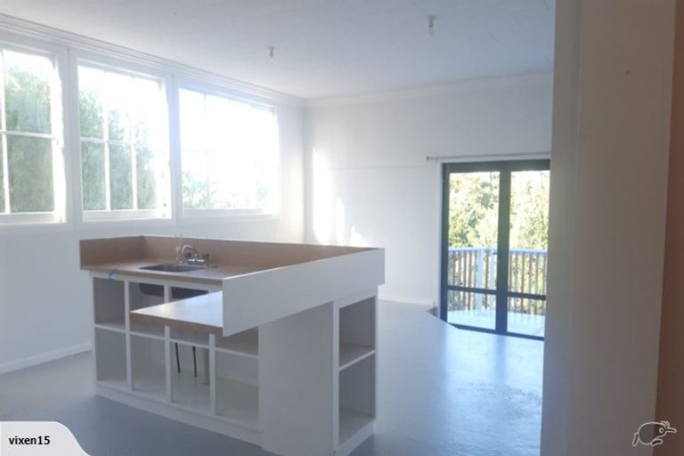 Photo of property in 11 Selwyn Road, Hospital Hill, Napier, 4110