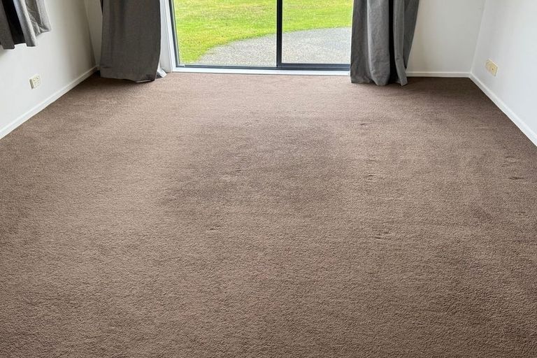 Photo of property in 41 Breaker Grove, Waiuku, 2123