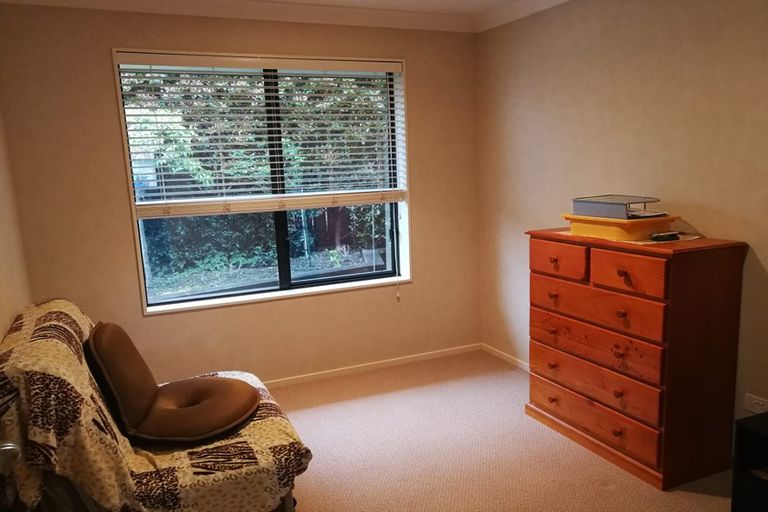 Photo of property in 4 Lilybank Crescent, East Tamaki, Auckland, 2013