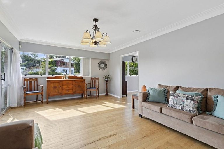 Photo of property in 14 Dennis Avenue, Hillpark, Auckland, 2102