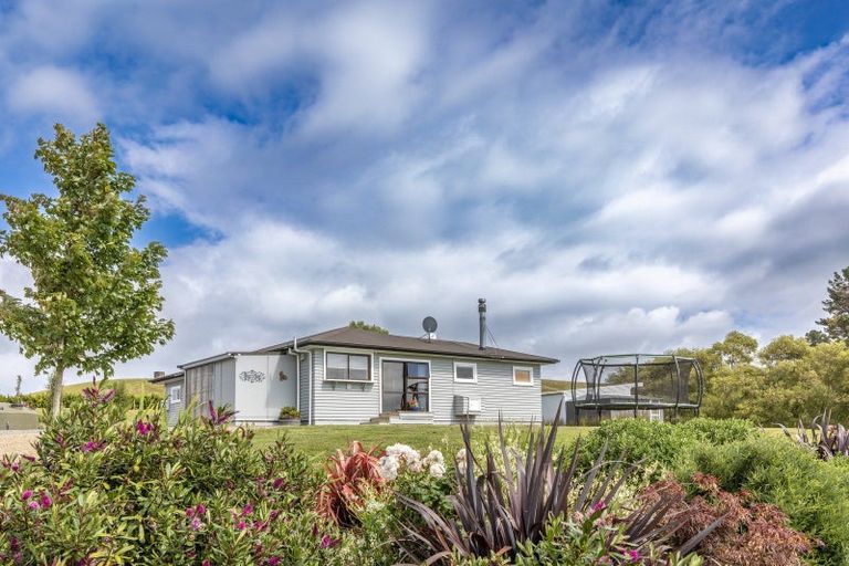 Photo of property in 64 Long Range Road, Omakere, Waipawa, 4271