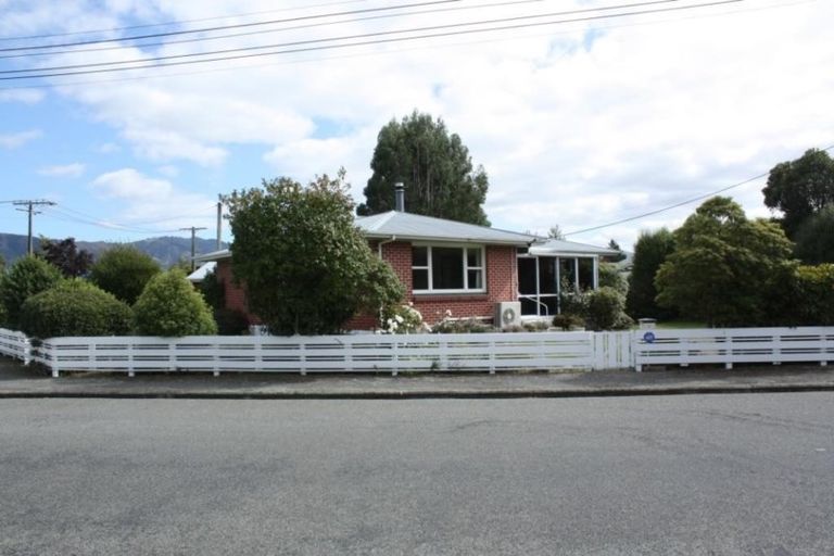 Photo of property in 8 Hughes Street, Waimate, 7924
