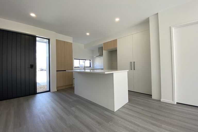 Photo of property in 49 Clay Works Lane, New Lynn, 0600