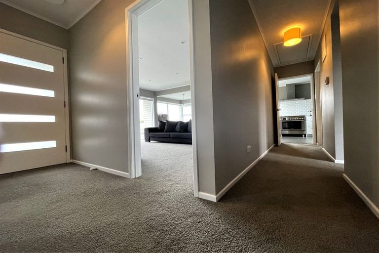 Photo of property in 21 Seon Place, Birkdale, Auckland, 0626