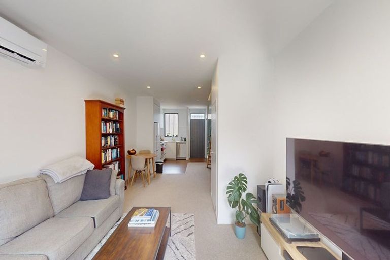 Photo of property in 34 Palm Grove, Berhampore, Wellington, 6023