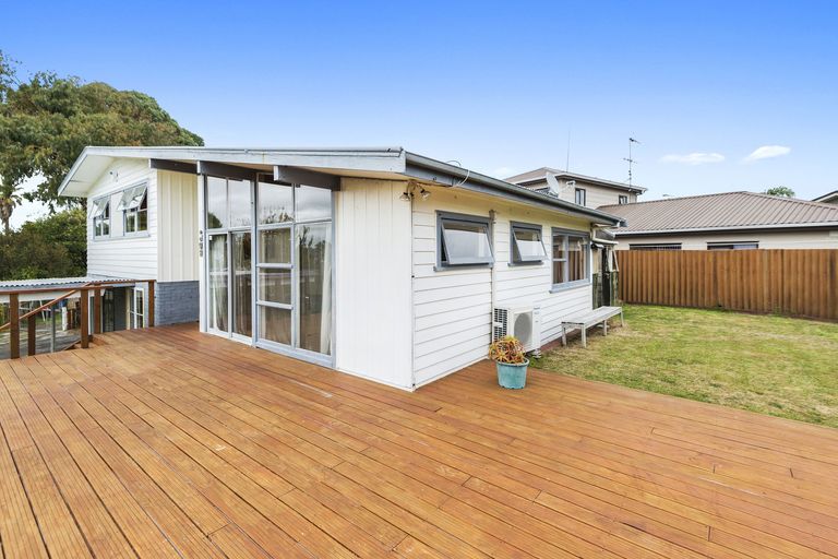 Photo of property in 1/13 Beldon Place, Pakuranga Heights, Auckland, 2010