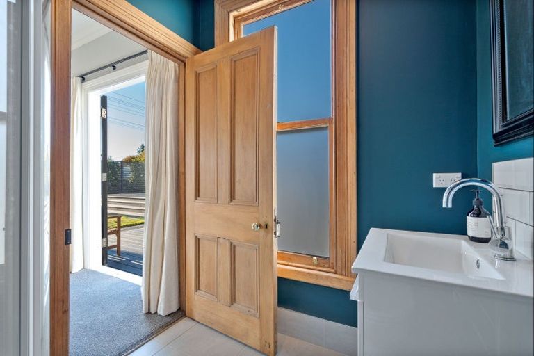 Photo of property in 260-262 High Street North, Carterton, 5713