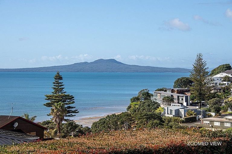 Photo of property in 29 Hyde Road, Rothesay Bay, Auckland, 0630
