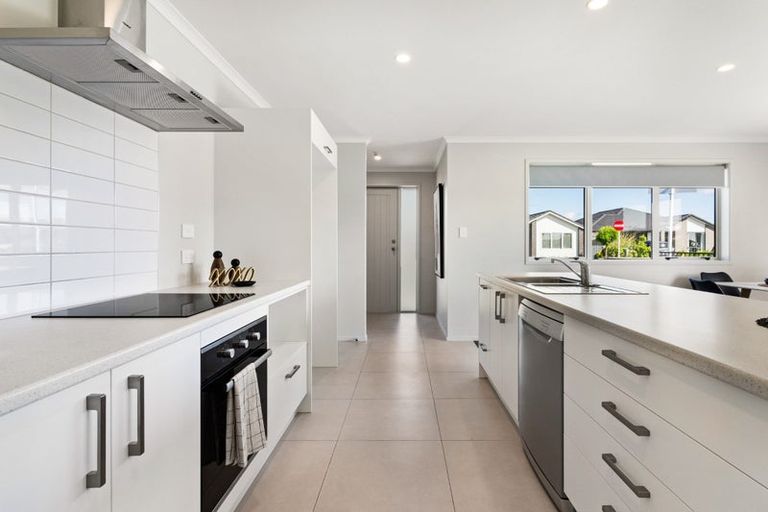 Photo of property in 10 Dunkeld Drive, Papamoa, 3118