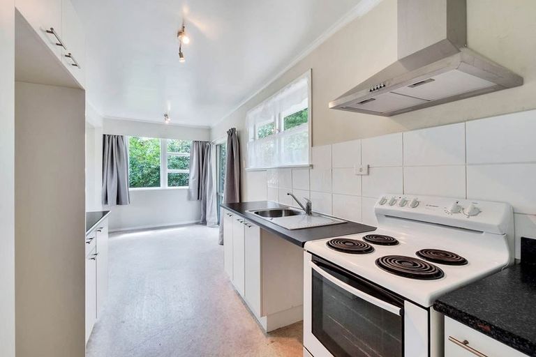 Photo of property in 13a Ribblesdale Road, Henderson, Auckland, 0612