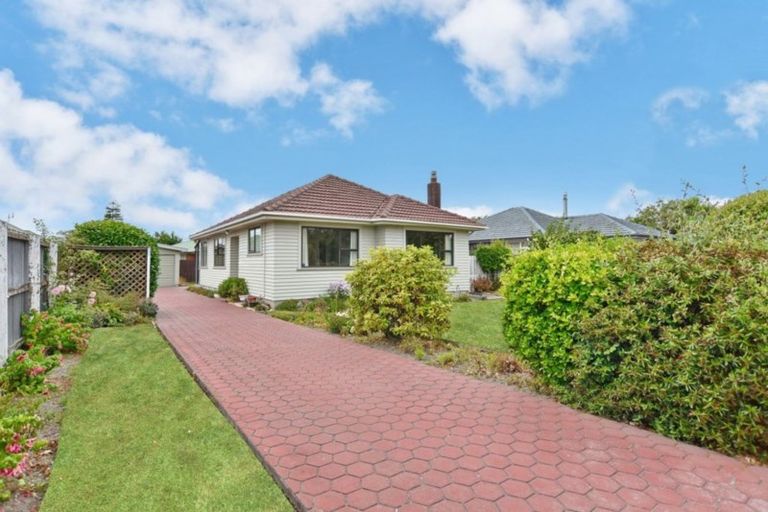 Photo of property in 72 Racecourse Road, Sockburn, Christchurch, 8042