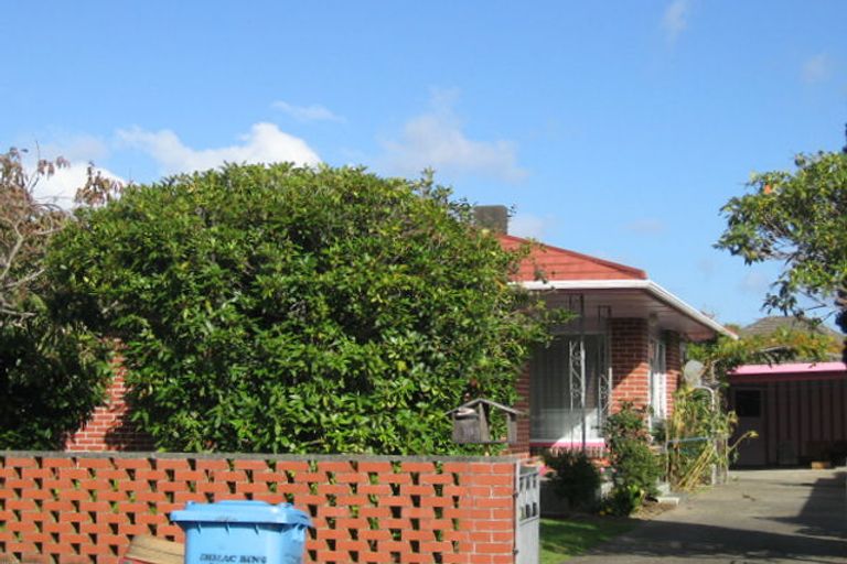 Photo of property in 18 Holyoake Crescent, Avalon, Lower Hutt, 5011