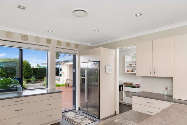 Photo of property in 28 Noble Johnston Drive, Katikati, 3129