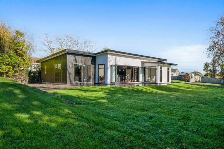 Photo of property in 112 Kawiu Road, Levin, 5510