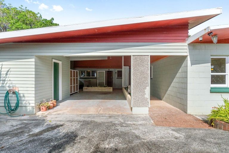 Photo of property in 30 Manganese Point Road, Tamaterau, Whangarei, 0174