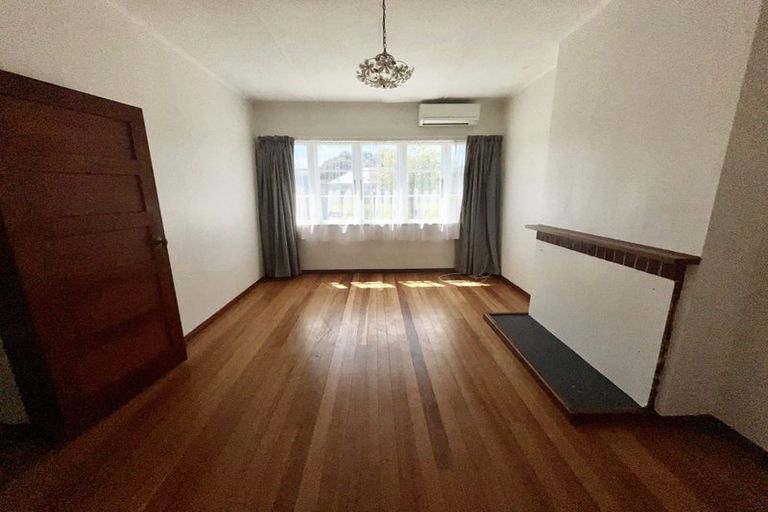 Photo of property in 17 Hall Crescent, Epuni, Lower Hutt, 5011