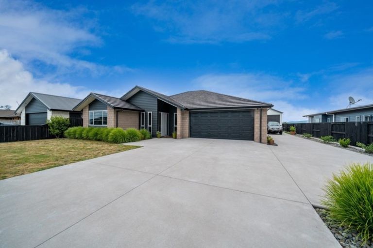 Photo of property in 64 Darlington Street, Ngatea, 3503