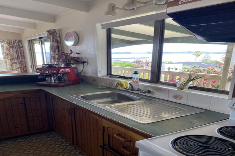 Photo of property in 32 Craig Road, Maraetai, Auckland, 2018