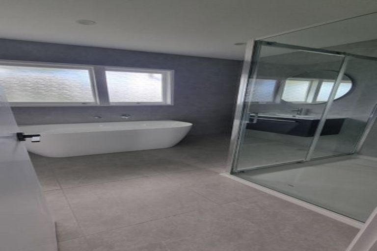 Photo of property in 4 Kerrymaria Place, Hillcrest, Auckland, 0627