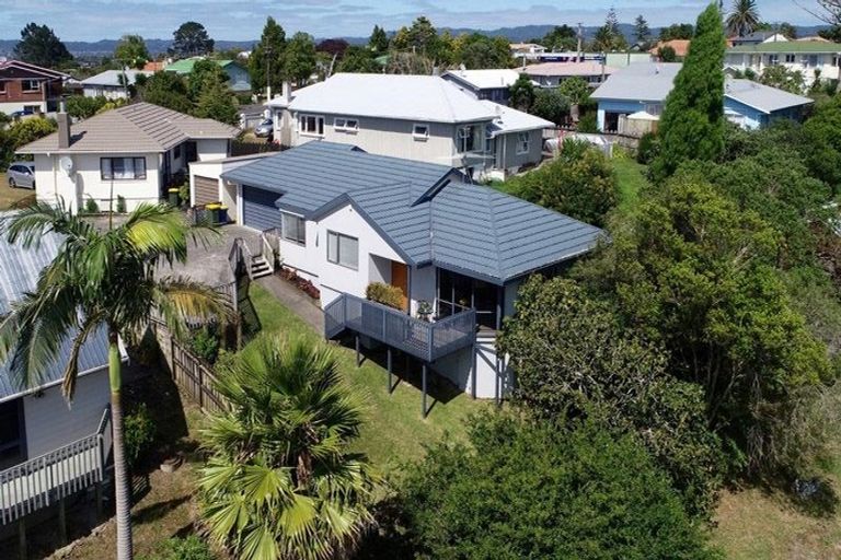 Photo of property in 51a Waimumu Road, Massey, Auckland, 0614