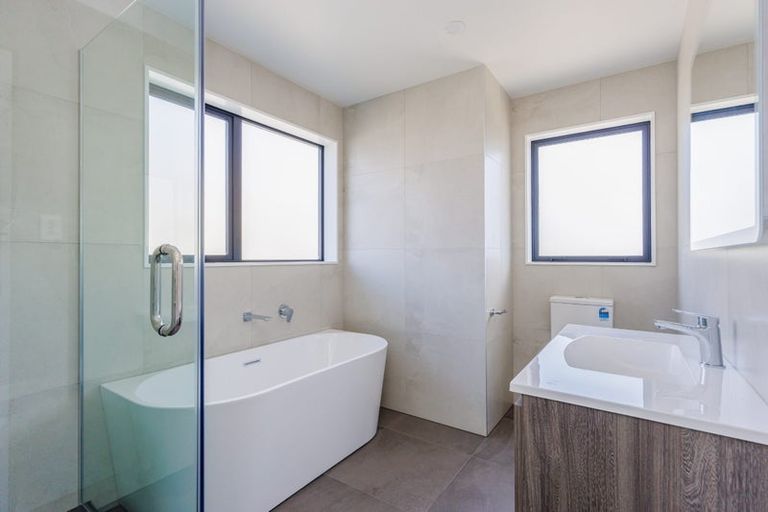 Photo of property in 142 Moore Street, Hillcrest, Auckland, 0627