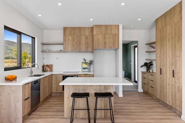 Photo of property in 26 Deans Drive, Wanaka, 9382