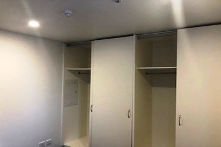 Photo of property in 2/163 Hobsonville Point Road, Hobsonville, Auckland, 0616