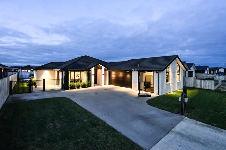 Photo of property in 6 Helen June Avenue, Flagstaff, Hamilton, 3210