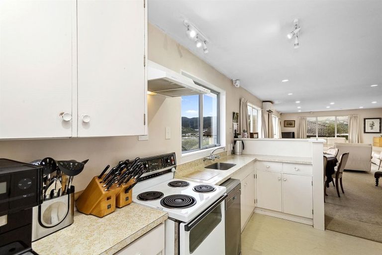 Photo of property in 8 Saint Aidans Way, Tawa, Wellington, 5028