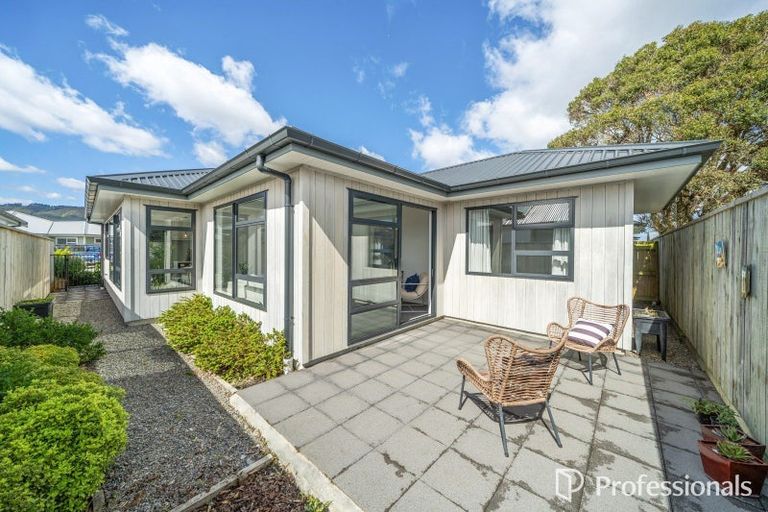 Photo of property in 6 Tarata Lane, Avalon, Lower Hutt, 5011