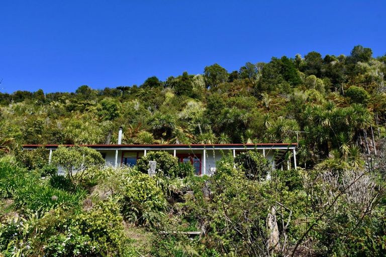 Photo of property in 6 Arapito Road, Karamea, 7893