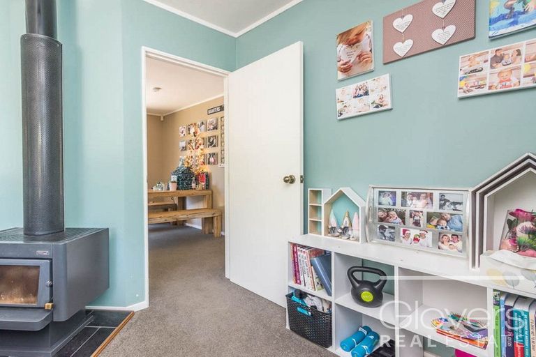 Photo of property in 31b Avonleigh Road, Green Bay, Auckland, 0604